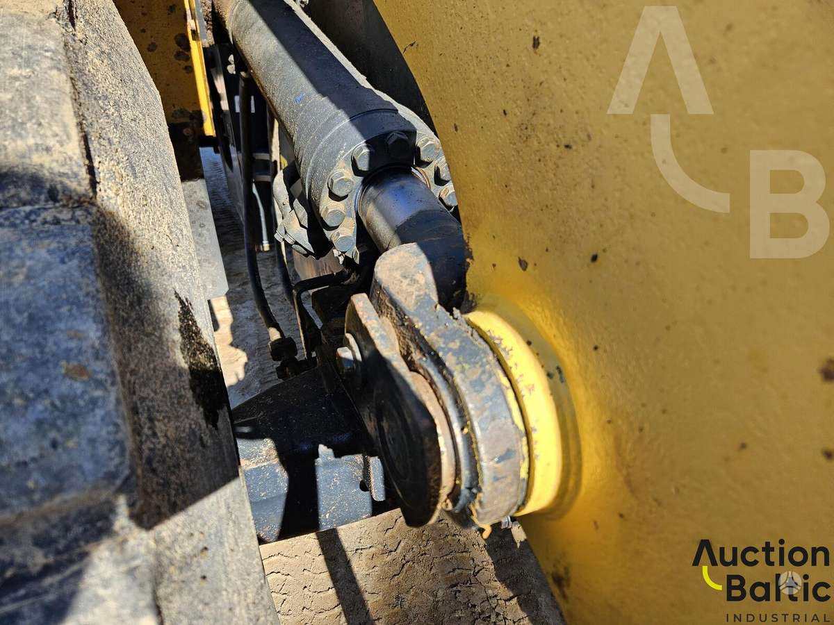 Komatsu WA380-6, frontal loader