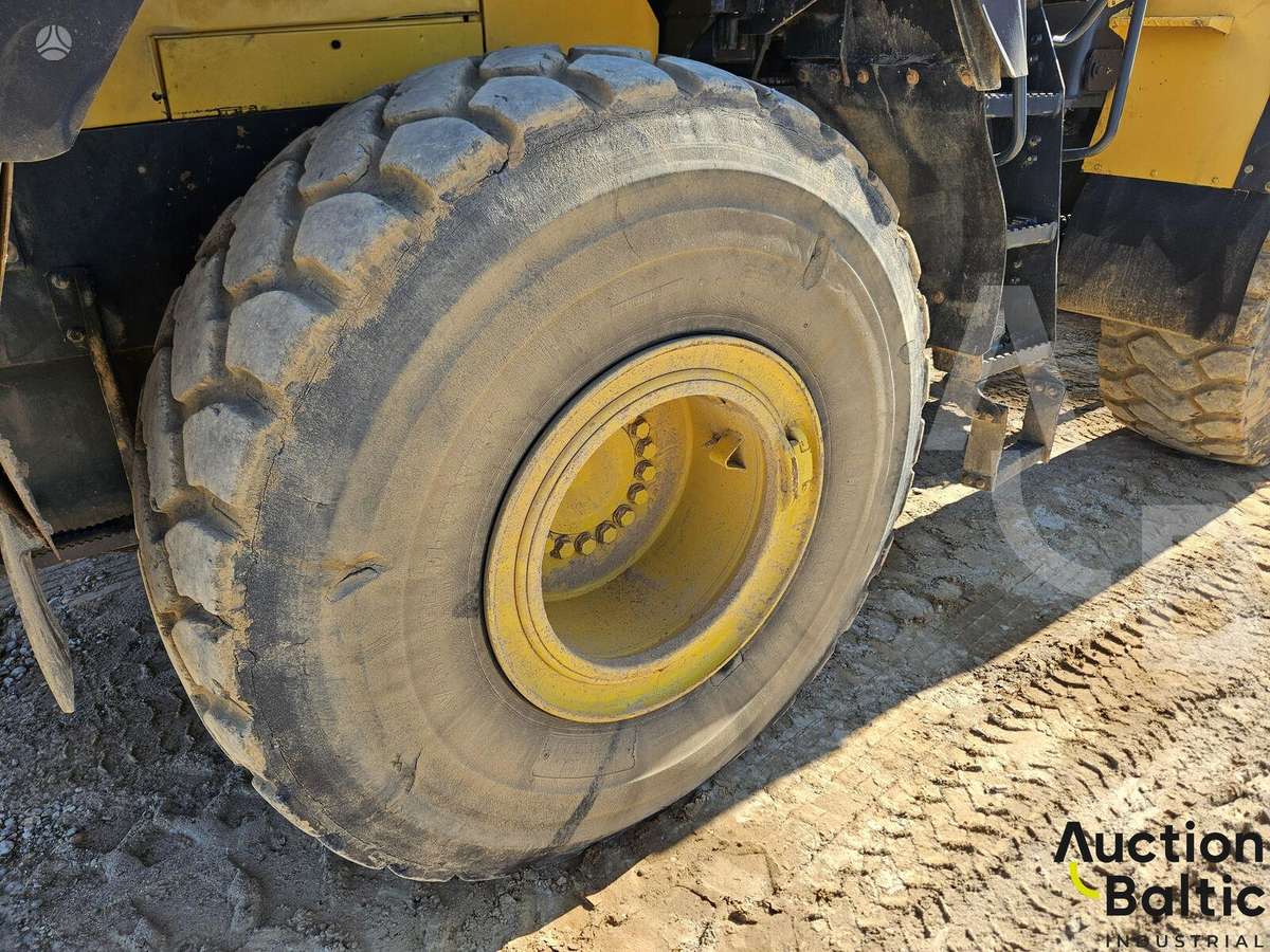 Komatsu WA380-6, frontal loader