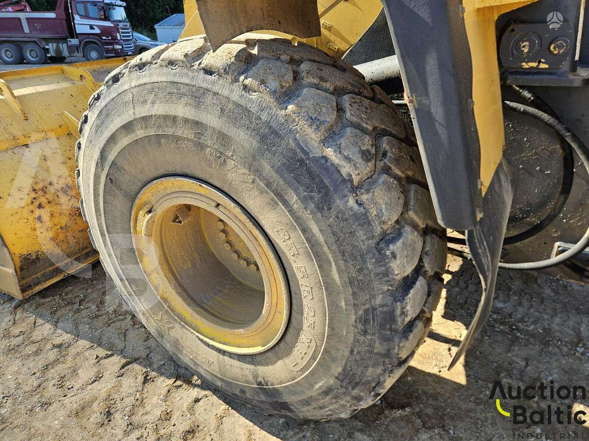 Komatsu WA380-6, frontal loader
