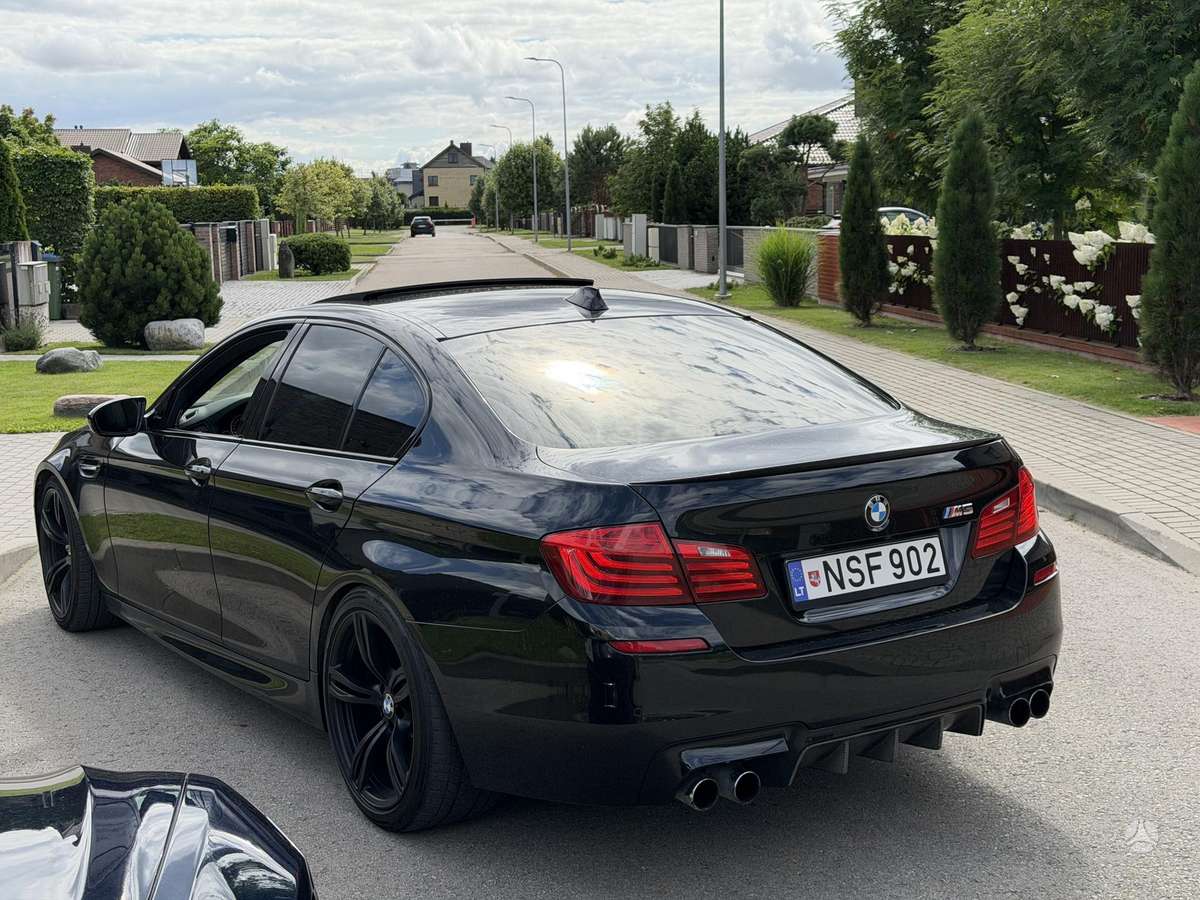 BMW M5, 4.4 l., Седан