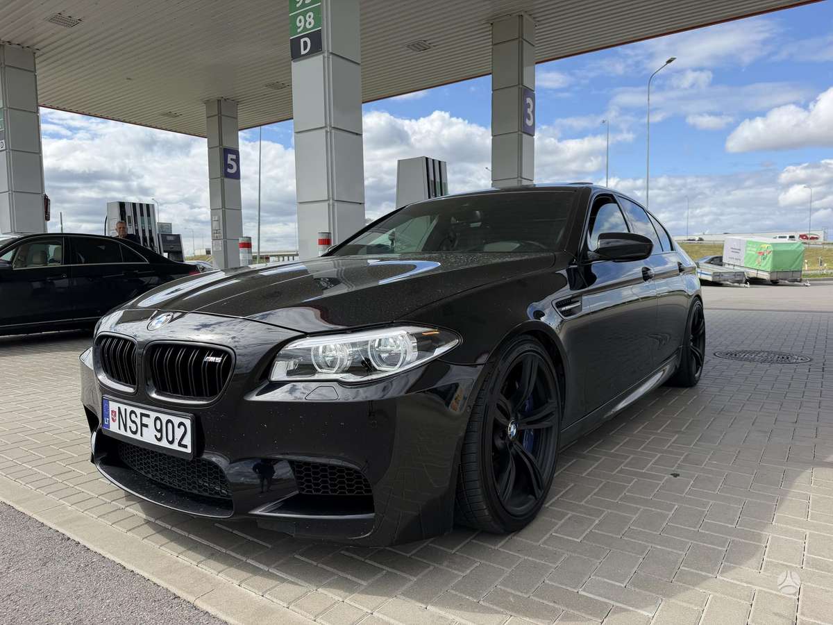 BMW M5, 4.4 l., Седан
