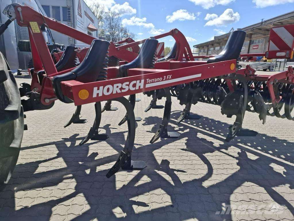 Horsch Terrano 3 FX, scrapers, scrubbers