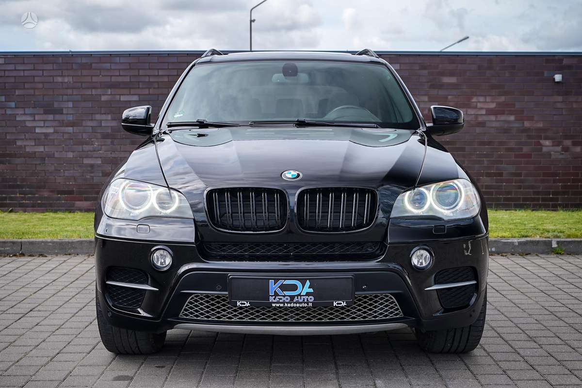 BMW X5, 3.0 l., off-road / crossover