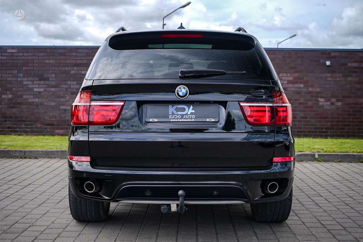 BMW X5, 3.0 l., off-road / crossover