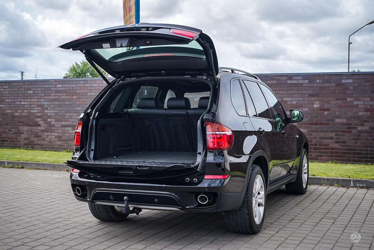BMW X5, 3.0 l., off-road / crossover