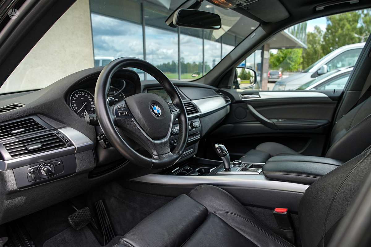 BMW X5, 3.0 l., off-road / crossover