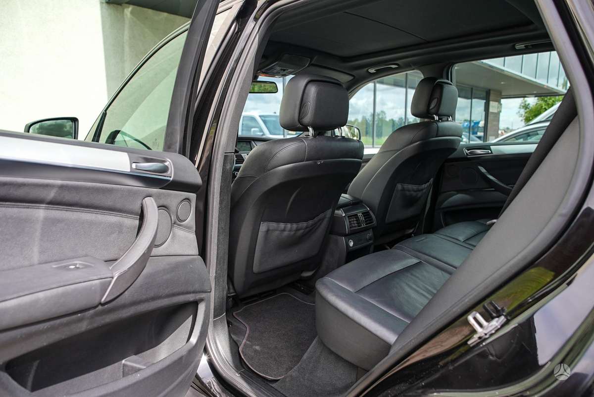 BMW X5, 3.0 l., off-road / crossover