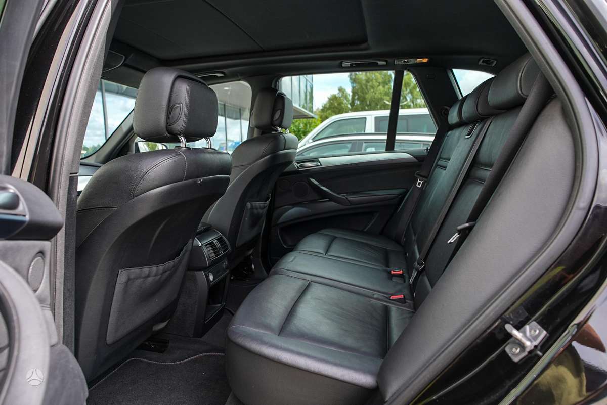 BMW X5, 3.0 l., off-road / crossover