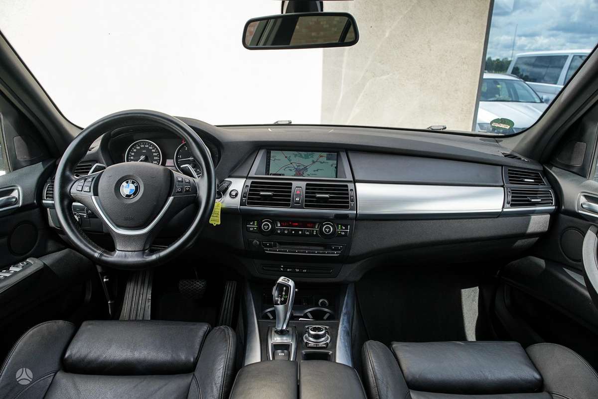 BMW X5, 3.0 l., off-road / crossover