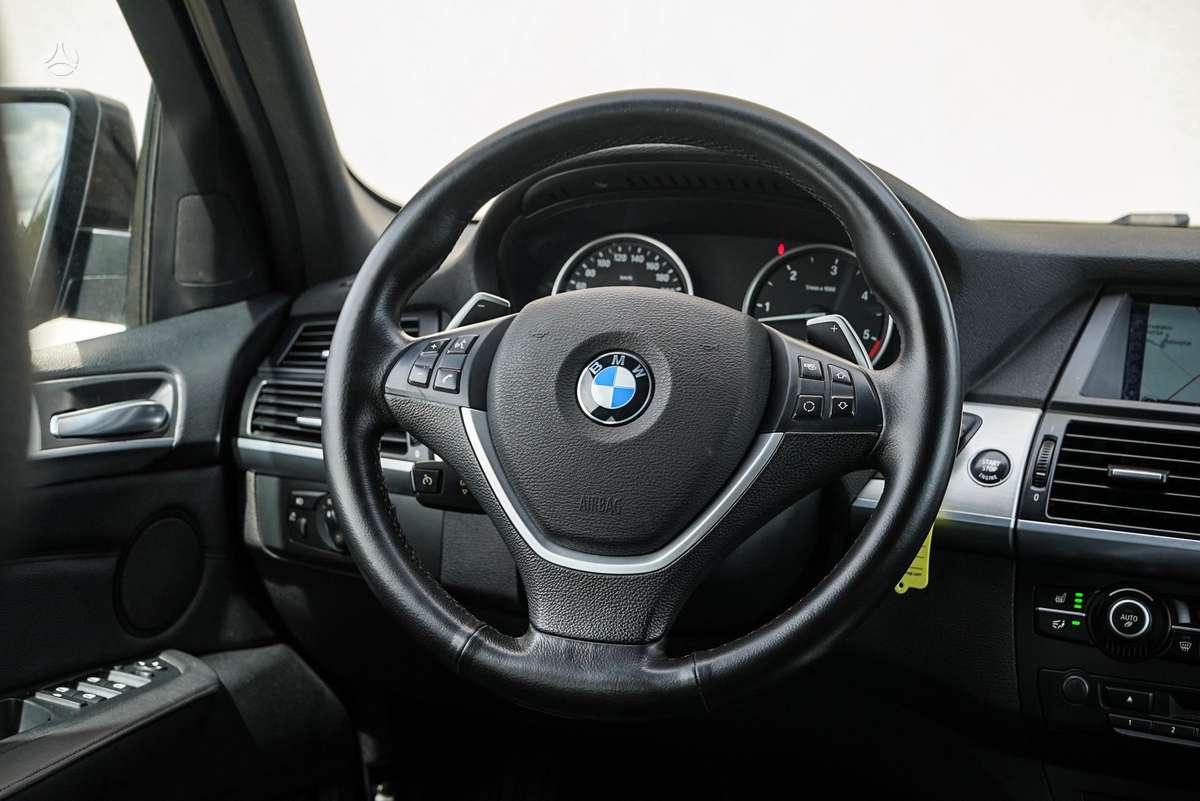 BMW X5, 3.0 l., off-road / crossover