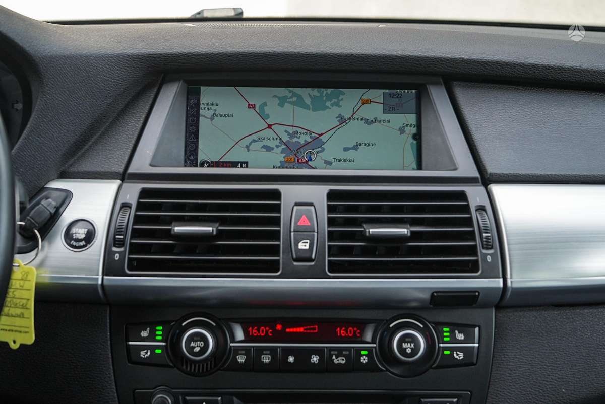 BMW X5, 3.0 l., off-road / crossover