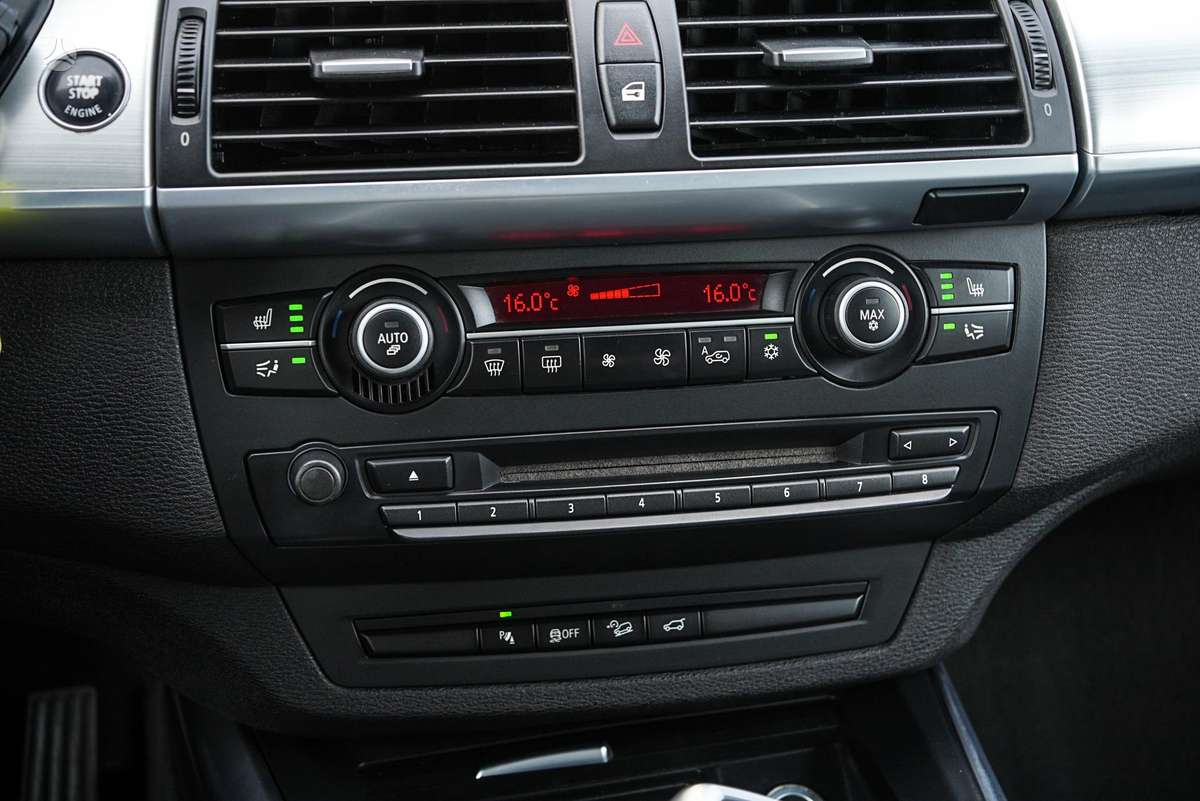 BMW X5, 3.0 l., off-road / crossover