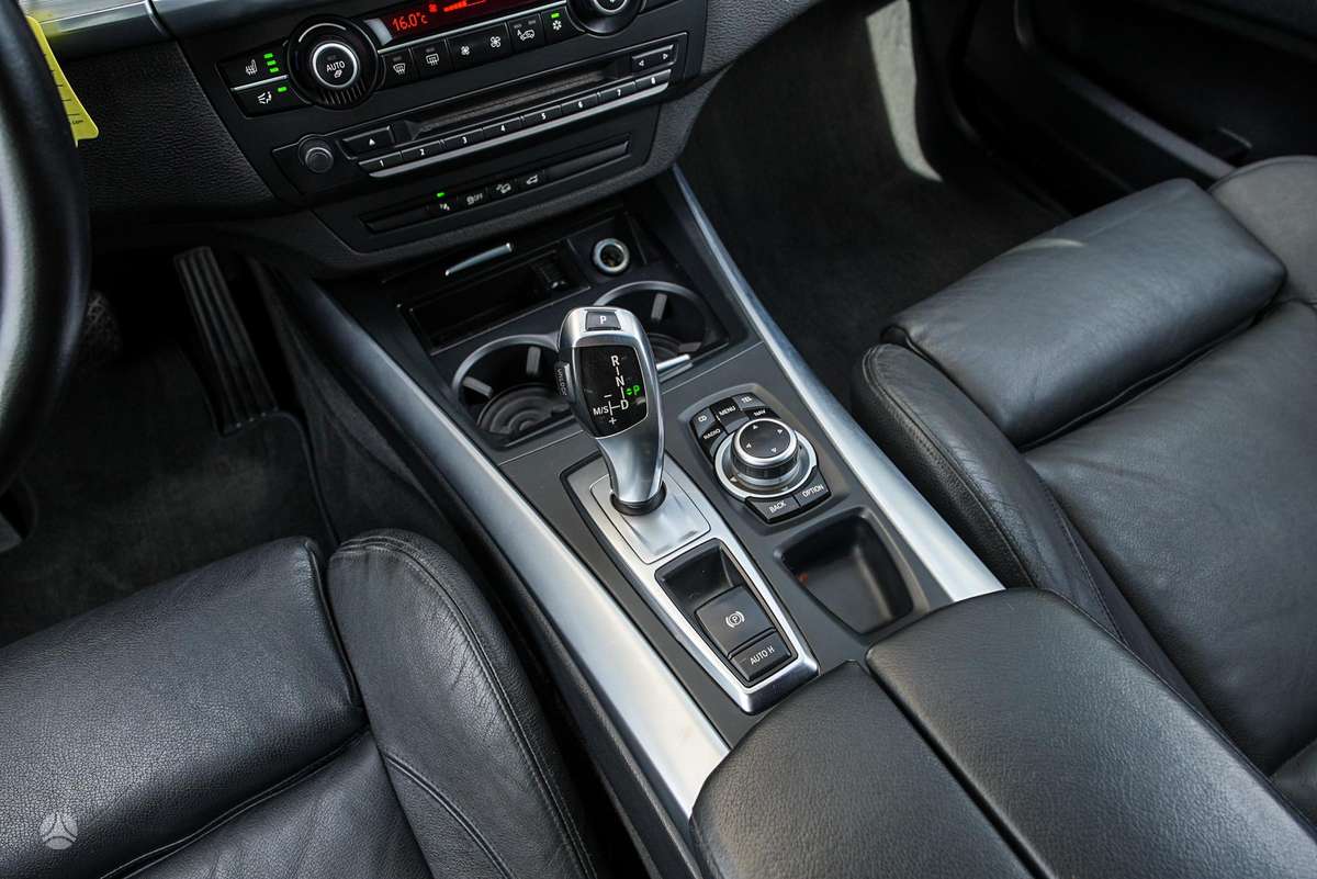 BMW X5, 3.0 l., off-road / crossover