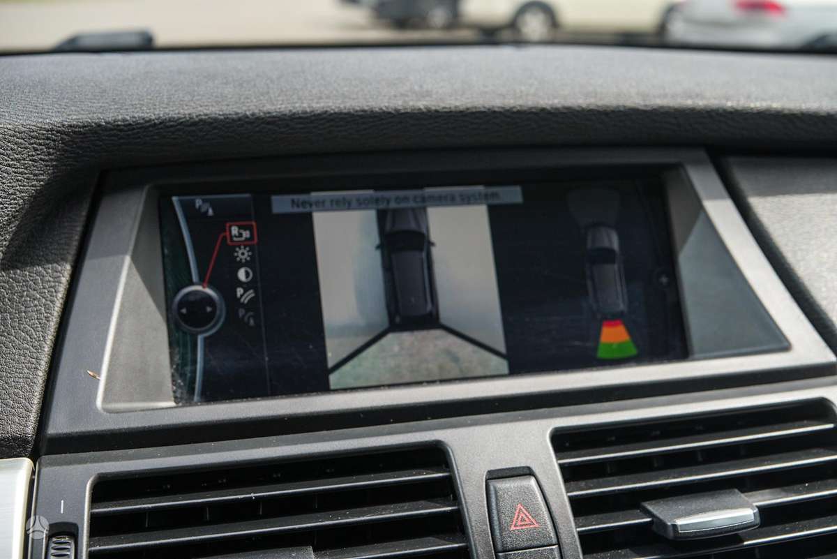BMW X5, 3.0 l., off-road / crossover