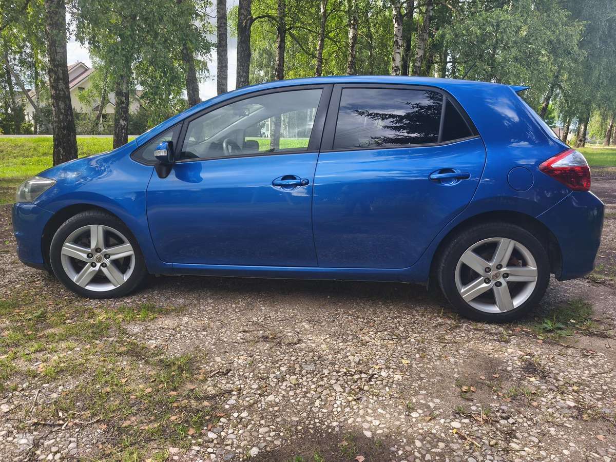 Toyota Auris, 2.0 l., hatchback