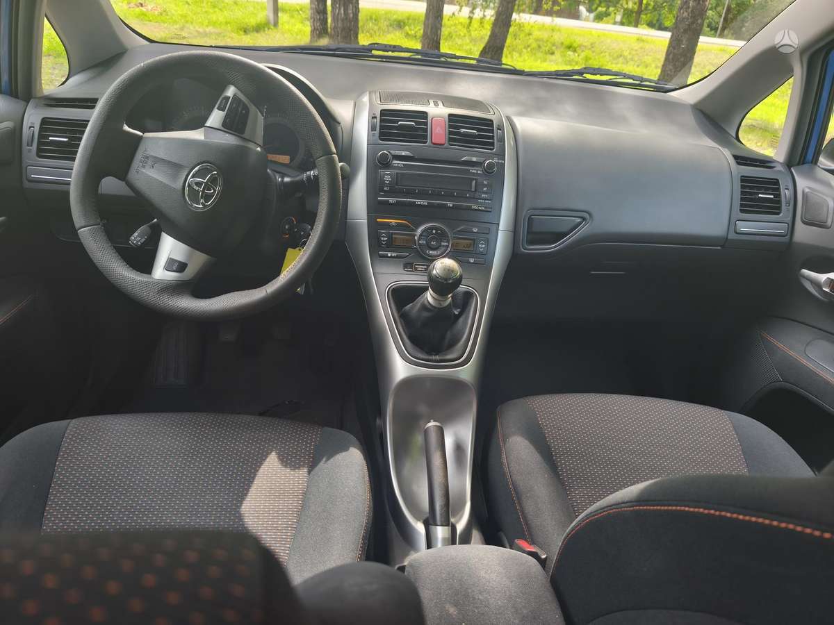 Toyota Auris, 2.0 l., hatchback