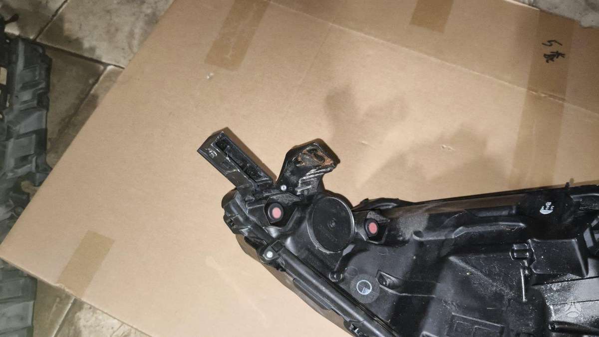 Toyota bZ4X kėbulo dalys