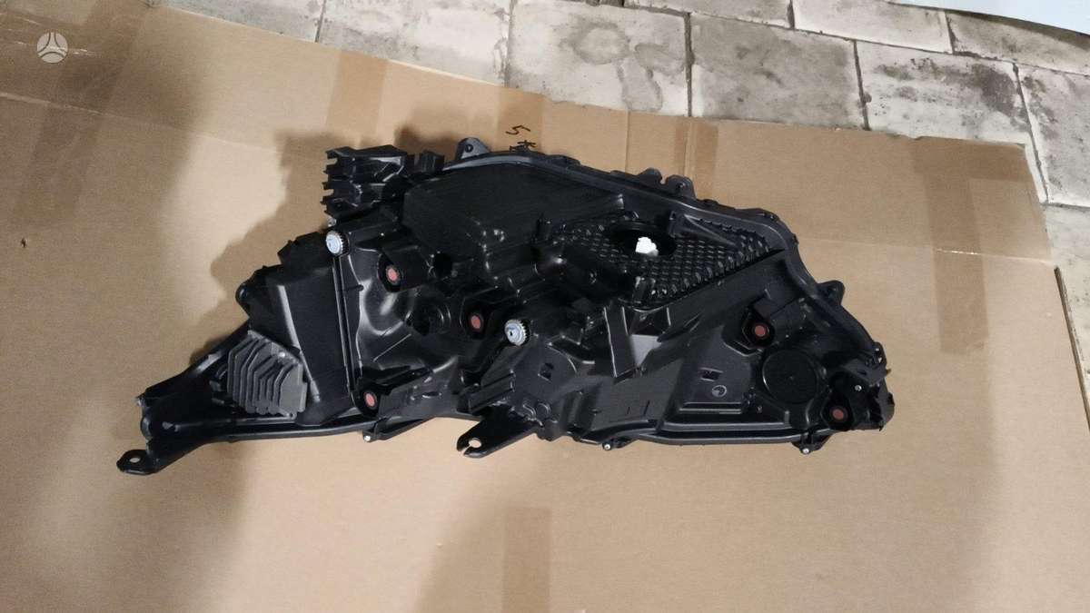 Toyota bZ4X kėbulo dalys