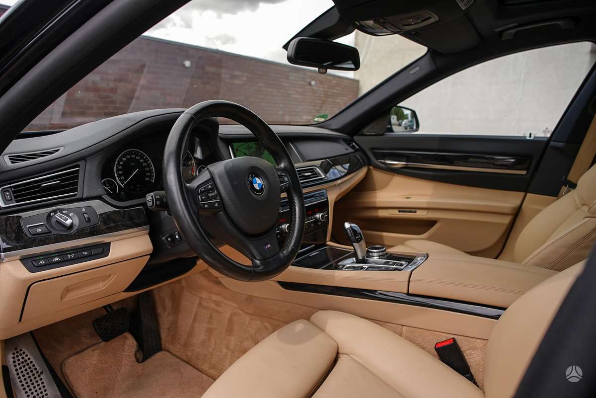 BMW 730, 3.0 l., Седан