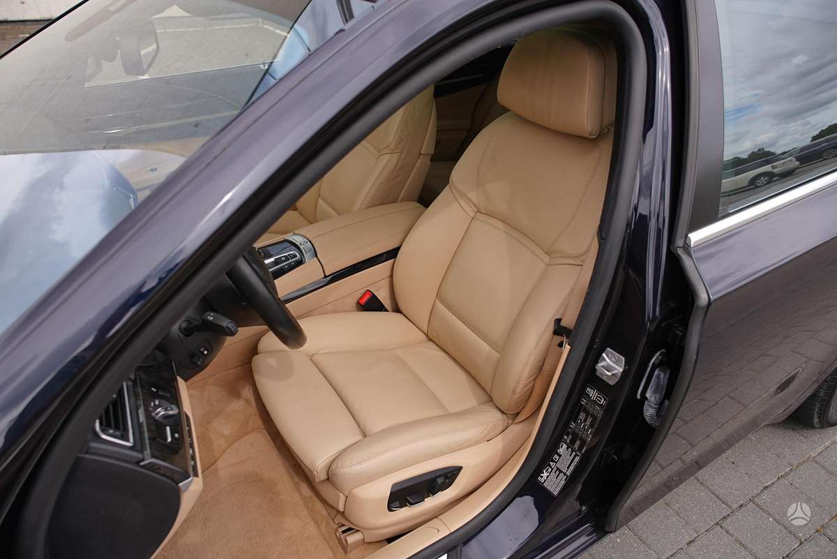 BMW 730, 3.0 l., Седан