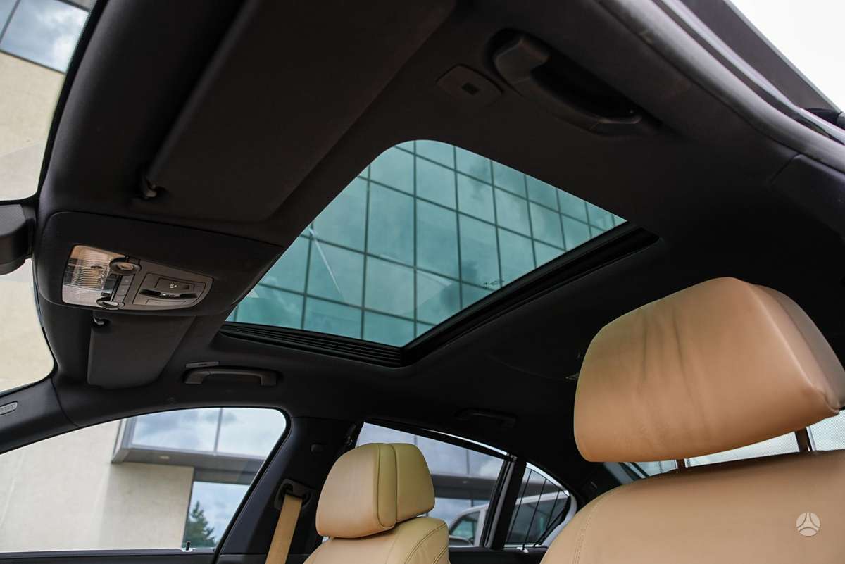 BMW 730, 3.0 l., Седан