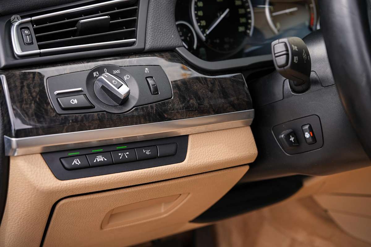 BMW 730, 3.0 l., Седан