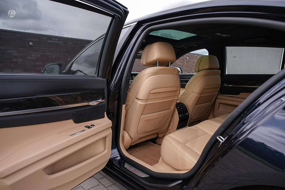 BMW 730, 3.0 l., Седан