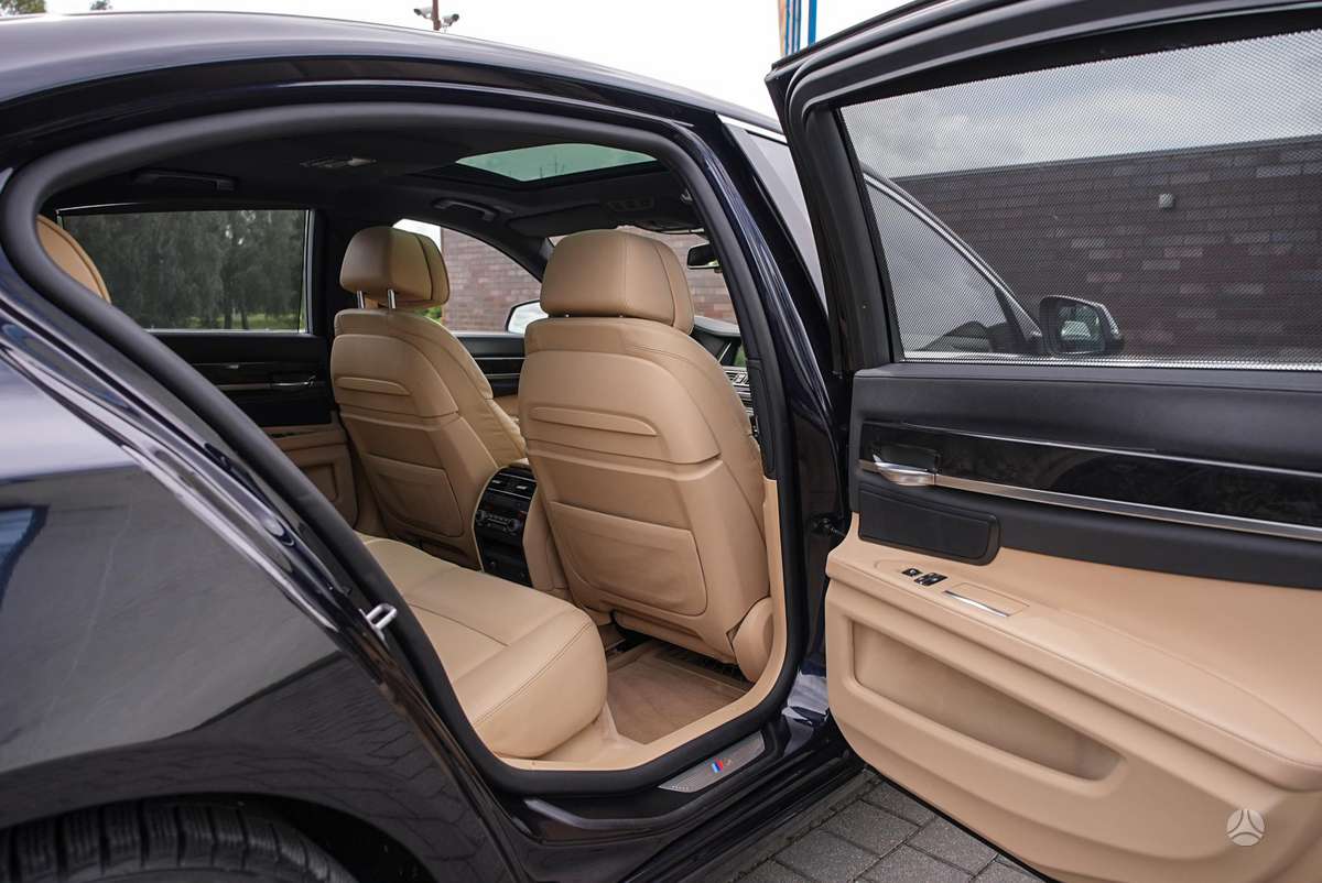 BMW 730, 3.0 l., Седан