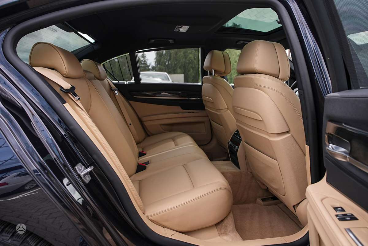 BMW 730, 3.0 l., Седан