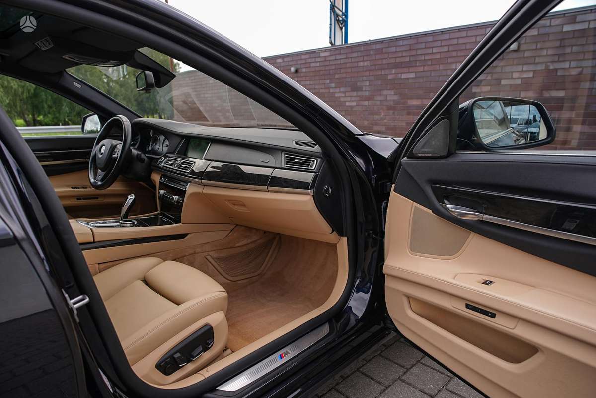 BMW 730, 3.0 l., Седан
