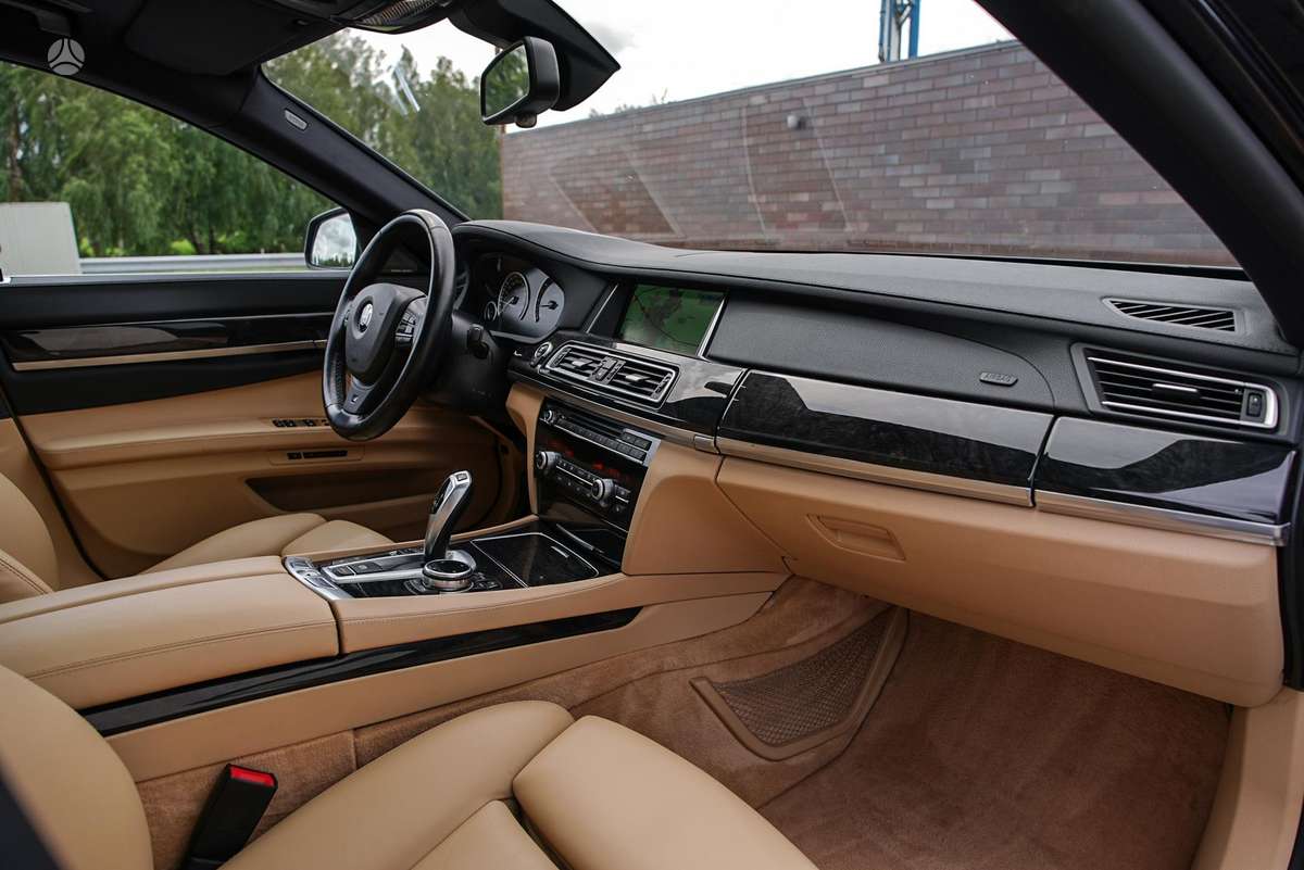 BMW 730, 3.0 l., Седан