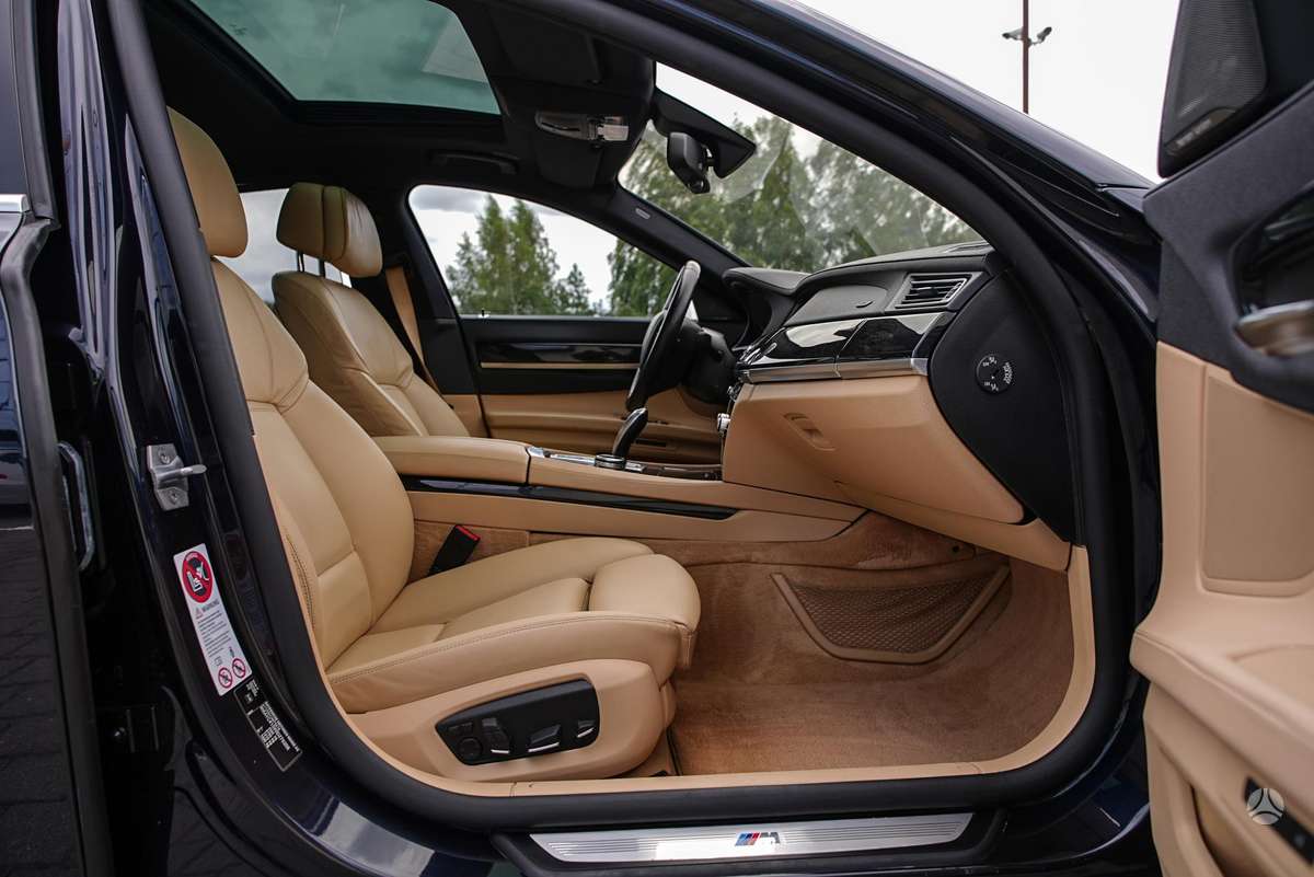 BMW 730, 3.0 l., Седан