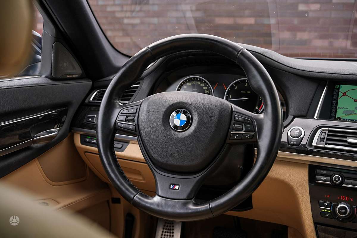 BMW 730, 3.0 l., Седан