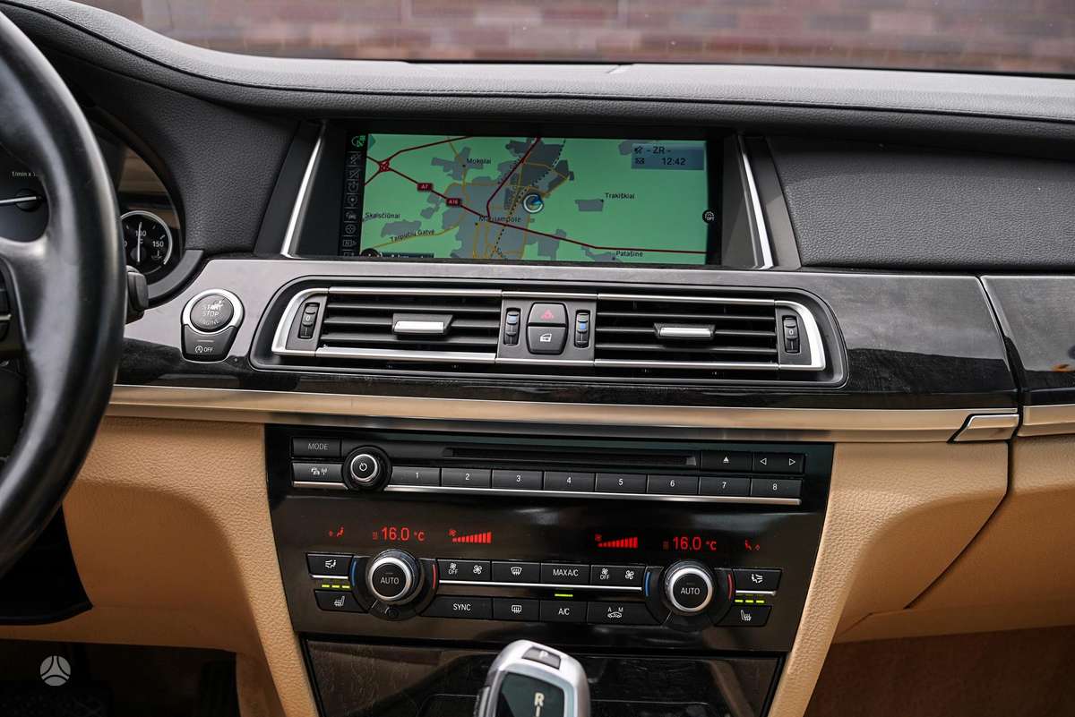 BMW 730, 3.0 l., Седан