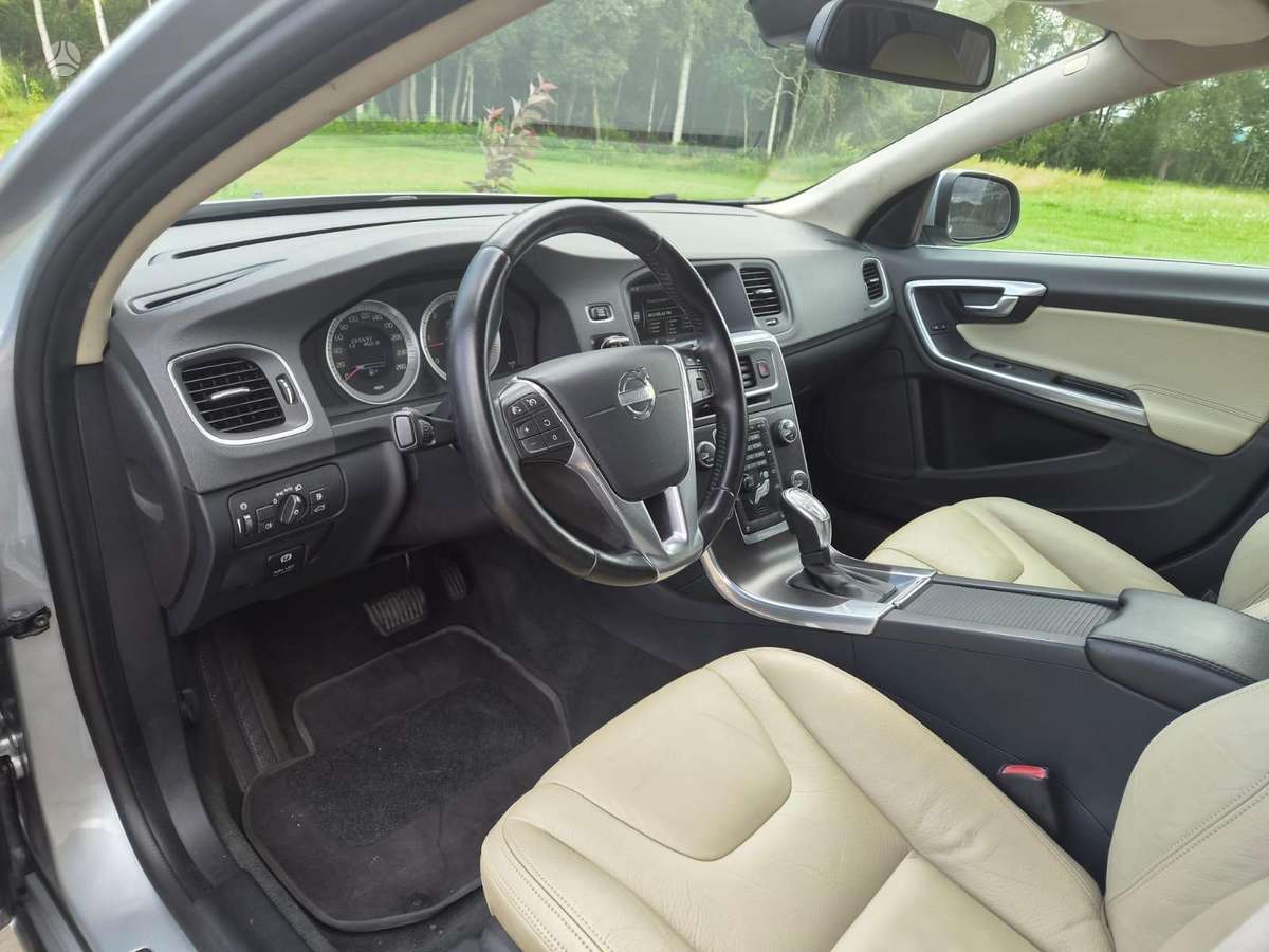 Volvo V60, 2.0 l., Универсал