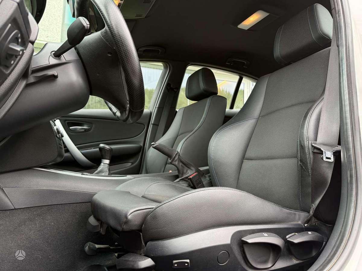 BMW 120, 2.0 l., hatchback