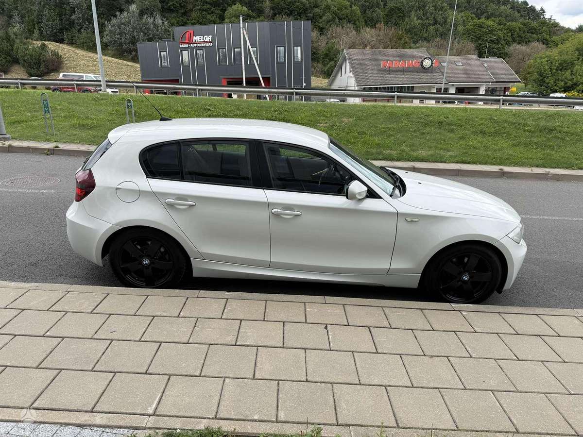 BMW 120, 2.0 l., hatchback