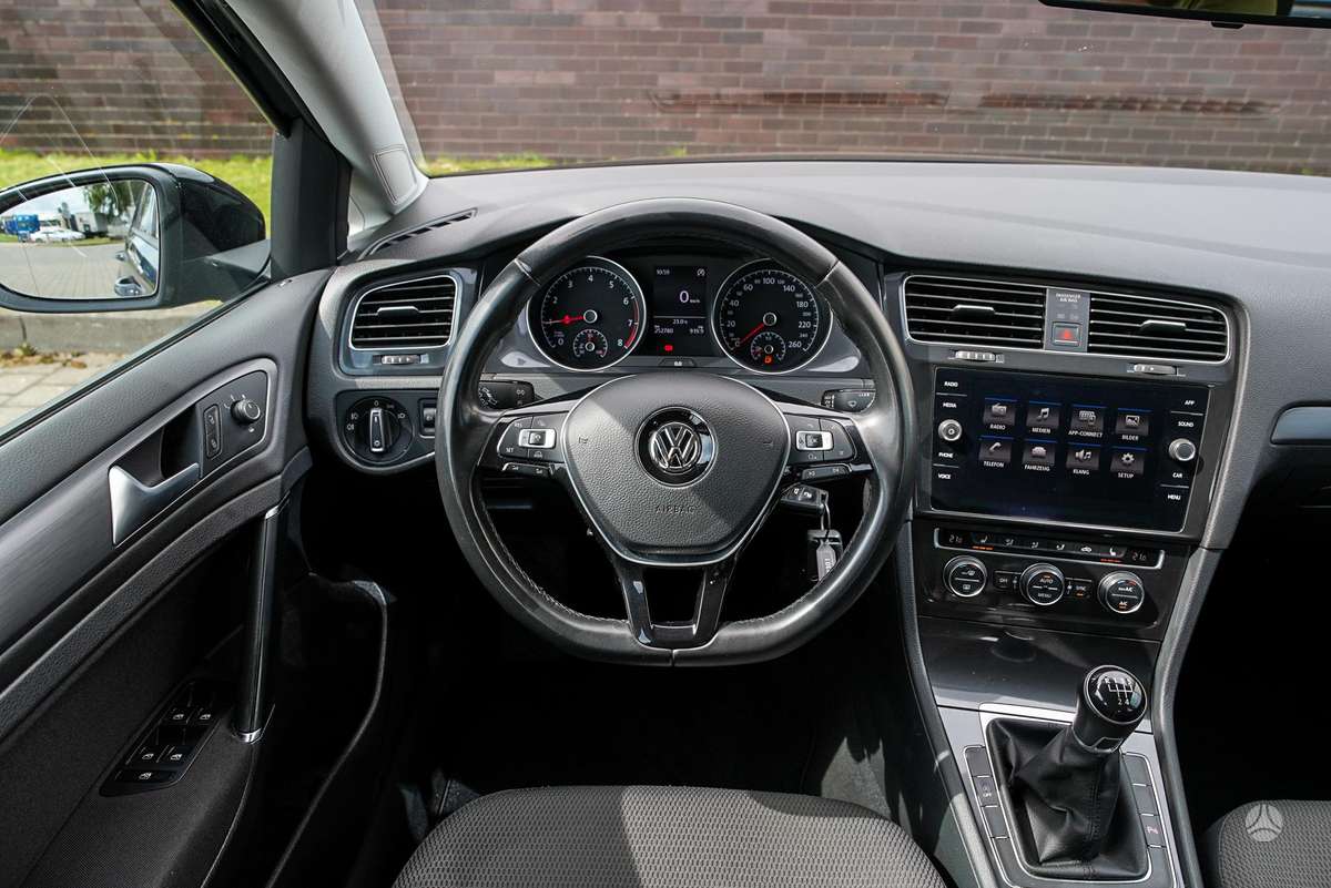 Volkswagen Golf, 1.0 l., hatchback