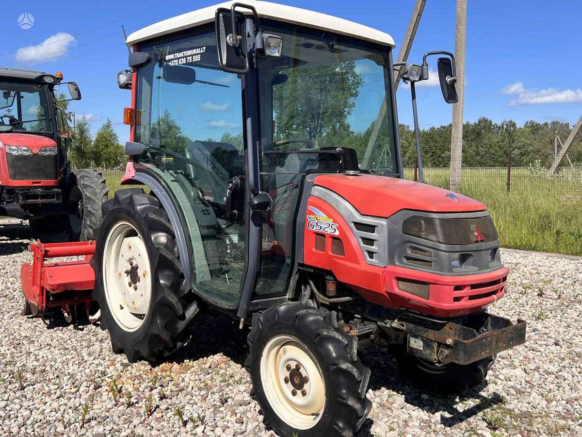 Kubota ĮVAIRIŲ MODELIŲ, traktoriai