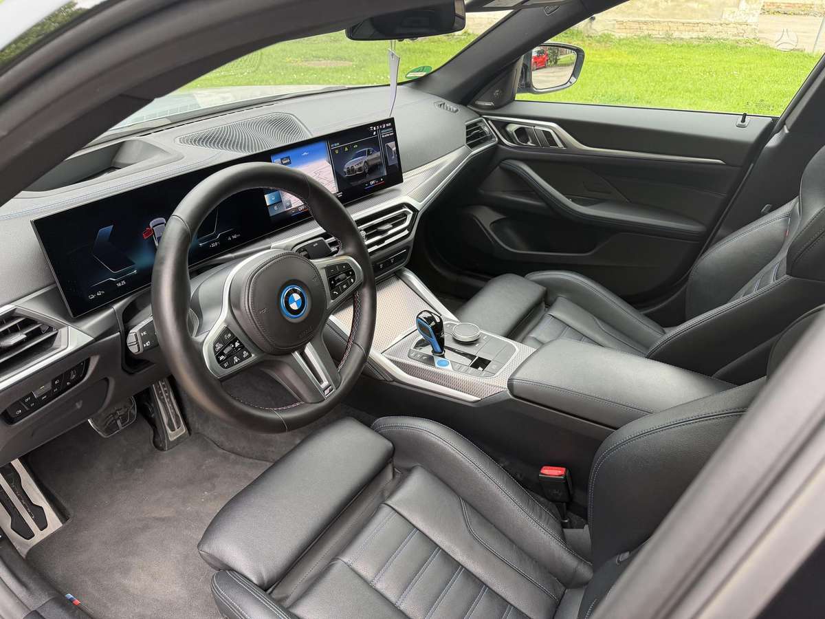 BMW i4, coupe