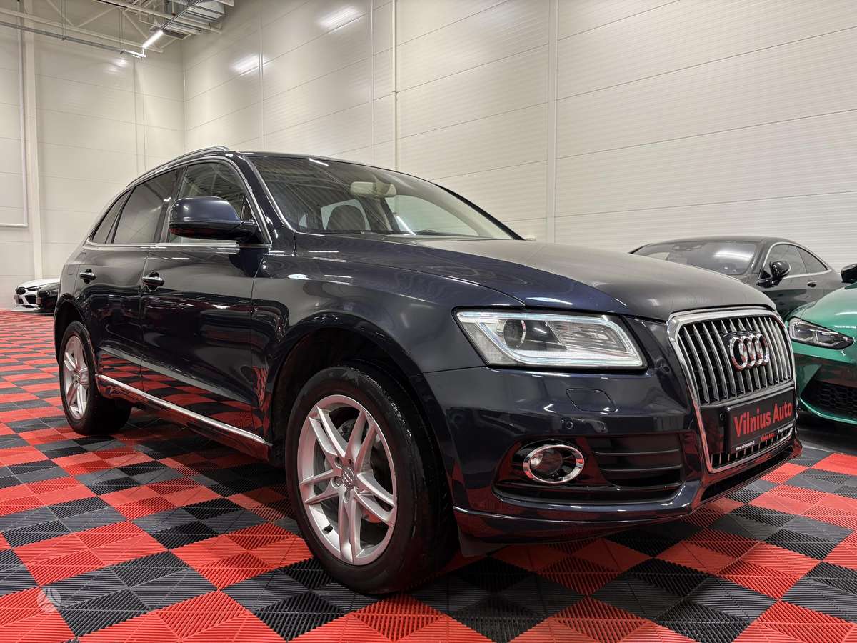 Audi Q5, 2.0 l., off-road / crossover