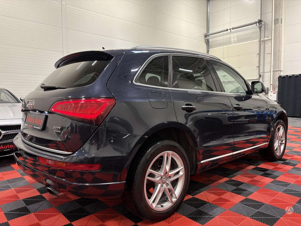 Audi Q5, 2.0 l., off-road / crossover