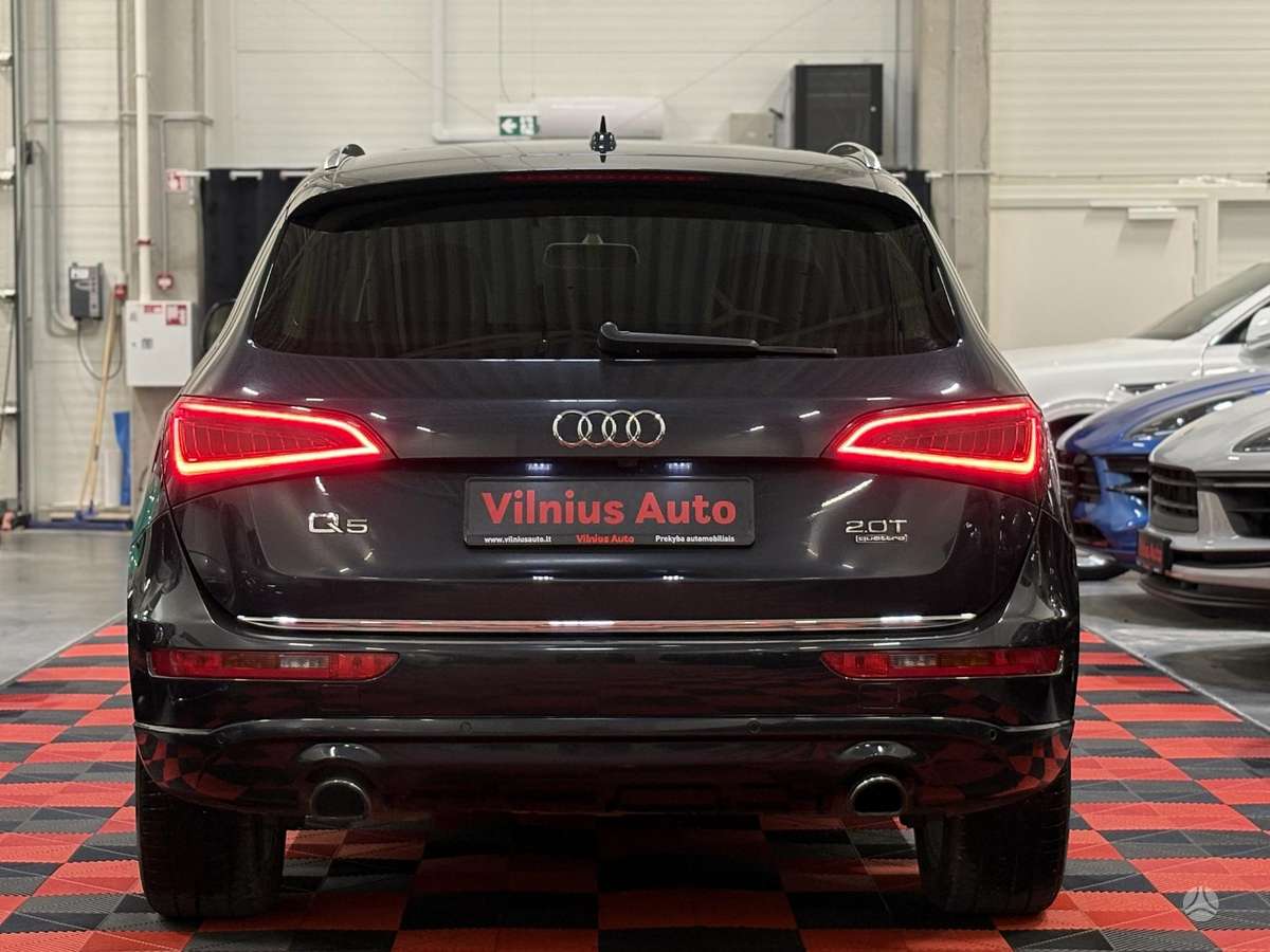 Audi Q5, 2.0 l., off-road / crossover