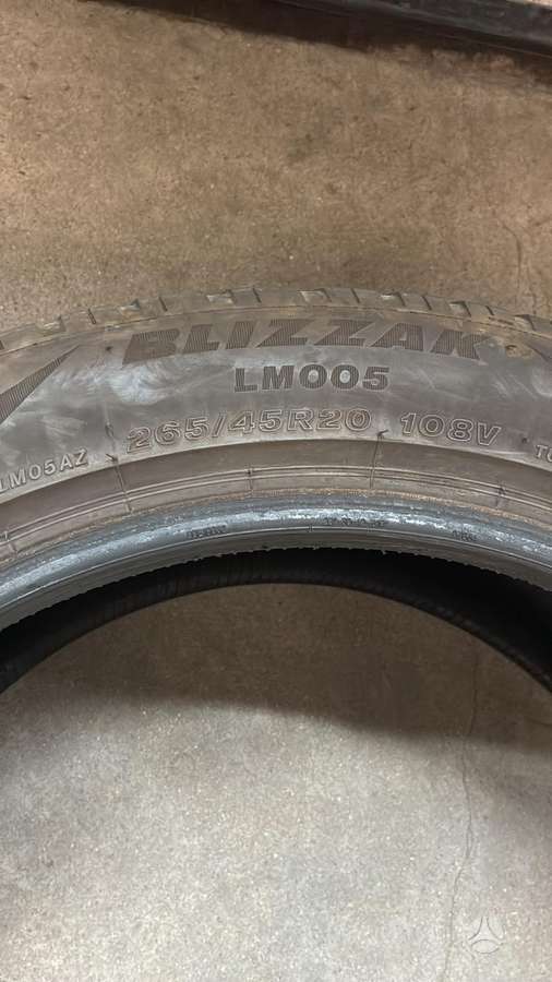 Bridgestone BLIZZAK LM005, winter 265/45 R20