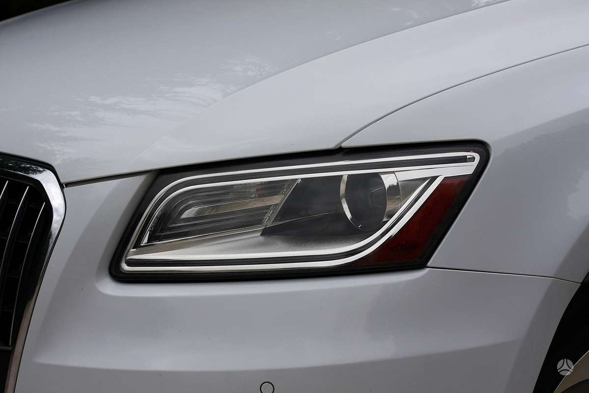 Audi Q5, 3.0 l., off-road / crossover