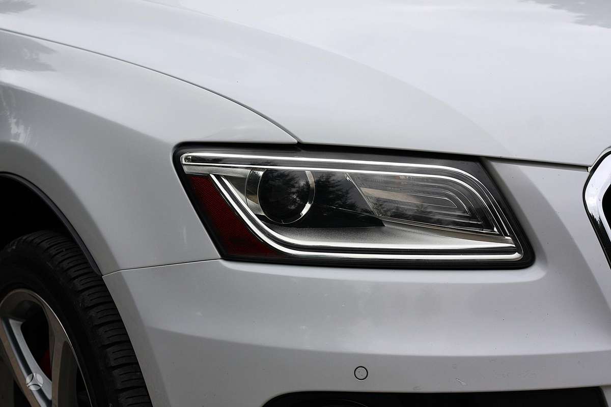 Audi Q5, 3.0 l., off-road / crossover