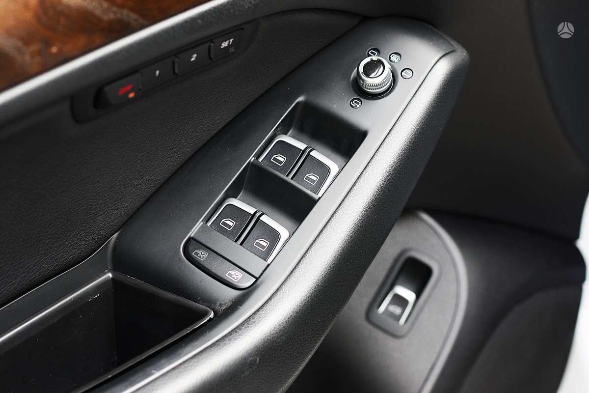 Audi Q5, 3.0 l., off-road / crossover