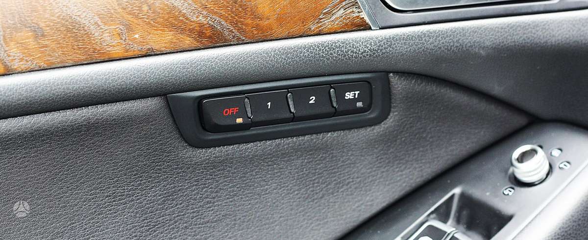 Audi Q5, 3.0 l., off-road / crossover