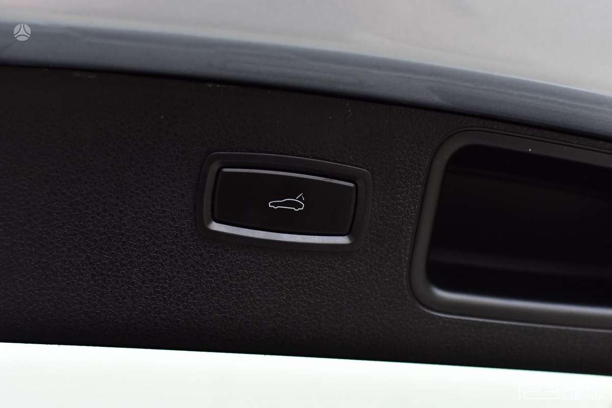 Porsche Macan, 2.0 l., off-road / crossover