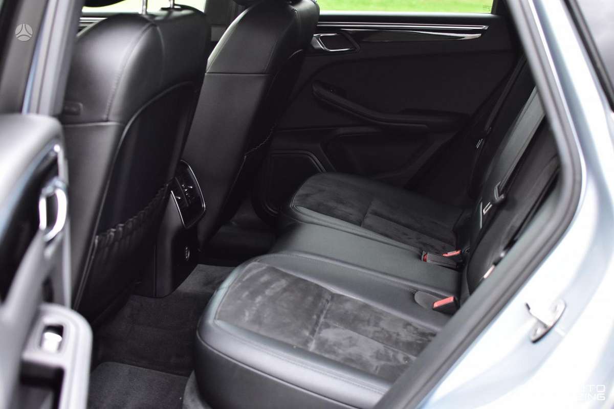 Porsche Macan, 2.0 l., off-road / crossover